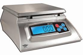 Digital kitchen scale for weighing sourdough ingredients in grams