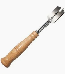 Bread lame with replaceable razor blade for scoring dough